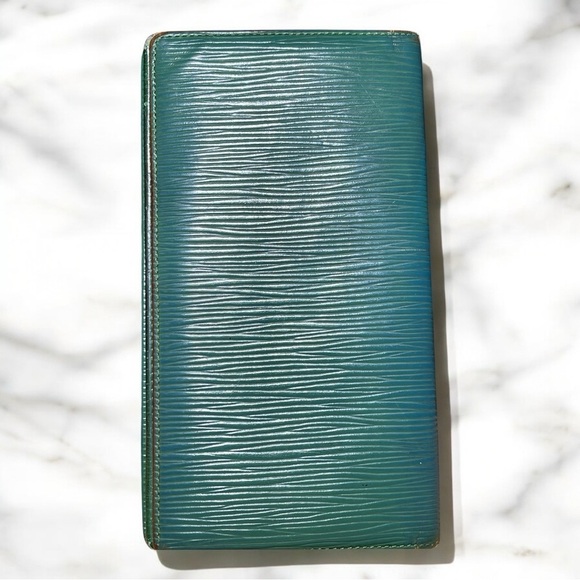 Louis Vuitton Epi wallet - Picture 2 of 6